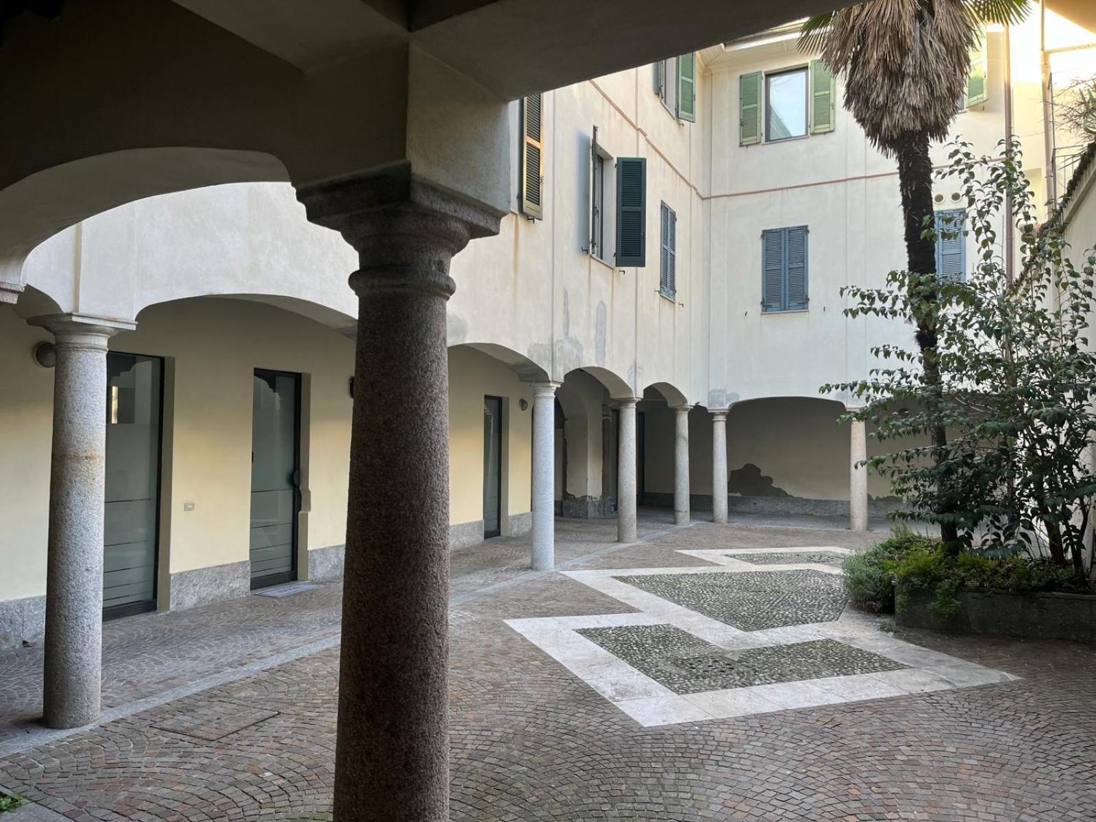 Loft Matteotti - Studio In Centro ブスト・アルシーツィオ エクステリア 写真